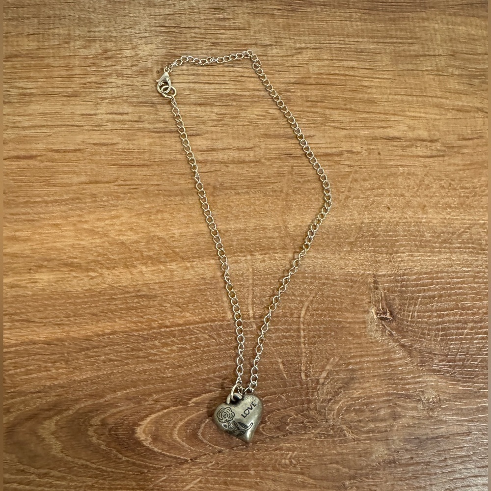 Silver Toned Heart Pendant Necklace​​​